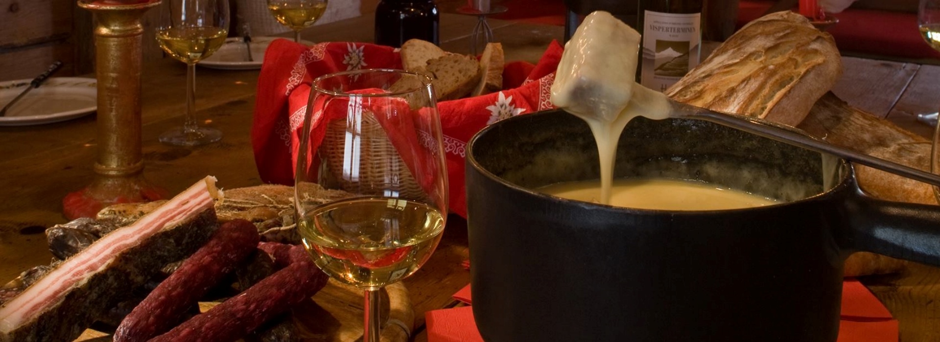 Dü Fondue and the Queen of Cheese Cusine in the Swiss Alps